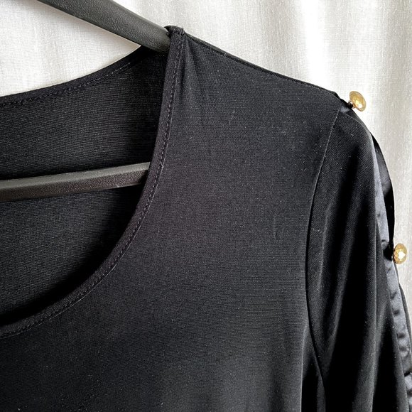 Elegant black dress, below knee. Flared sleeves. Size 1X (plus size) - Picture 2 of 2